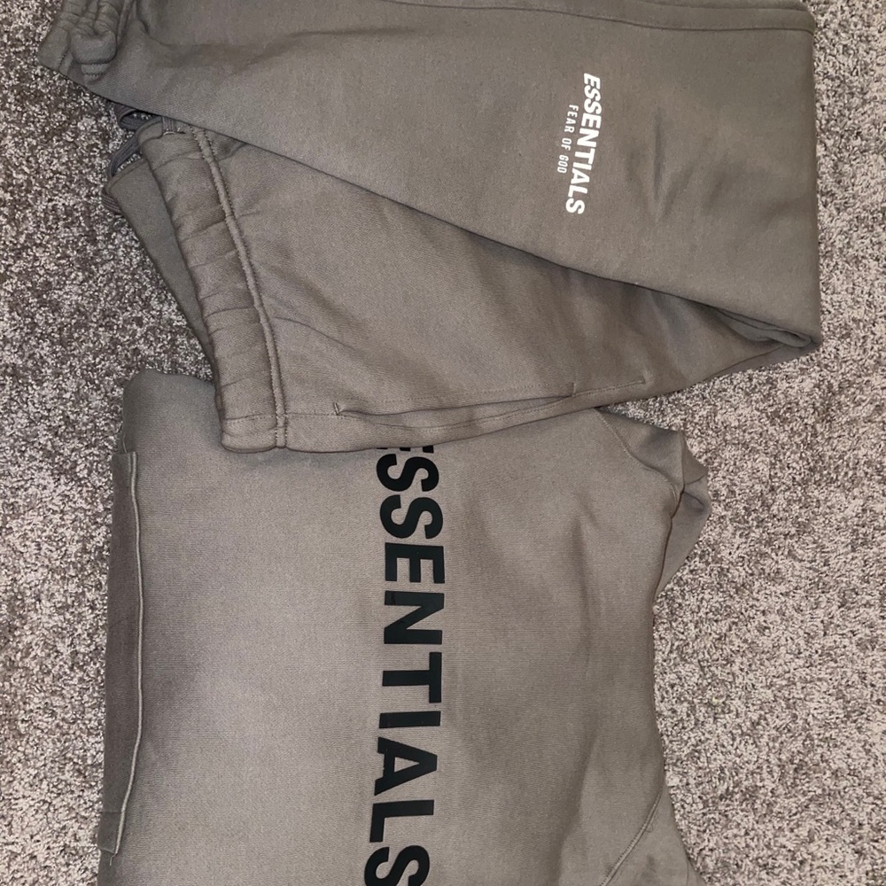 FEAR OF GOD ESSENTIALS PANTS & HOODIE SIZE LARGE